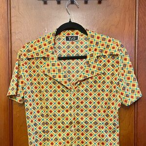 T&G Women’s (or unisex) Italian Multicolor Geometric Shirt